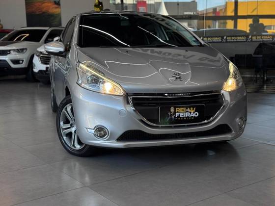 PEUGEOT 208 1.6 GRIFFE 16V FLEX 4P AUTOMÁTICO PEUGEOT 208 1.6 GRIFFE 16V FLEX 4P AUTOMÁTICO